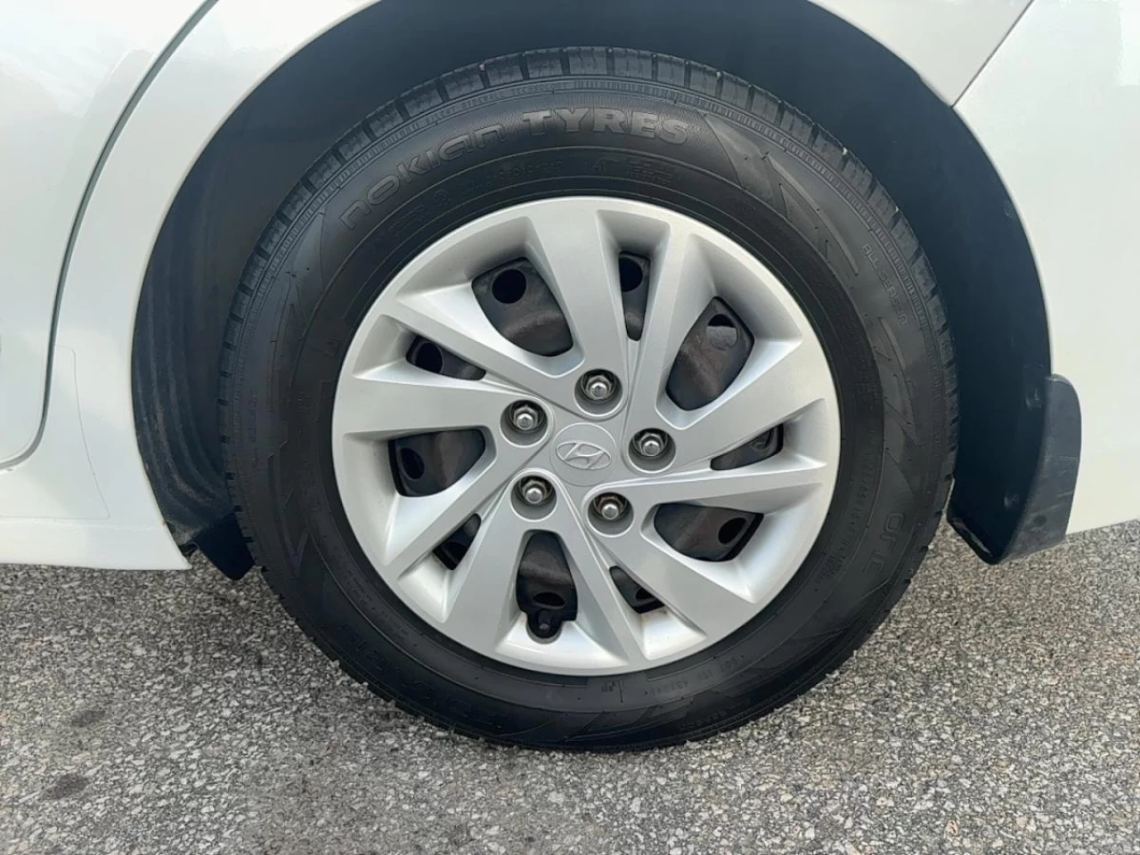 2017 Hyundai Elantra
                                                    4dr Sdn Man L Image principale