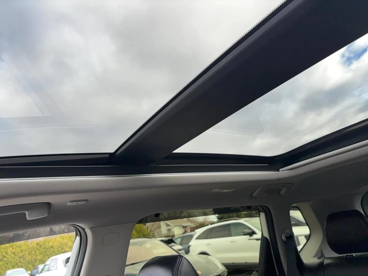 2023 Nissan Rogue
                                                    AWD Platinum Image principale