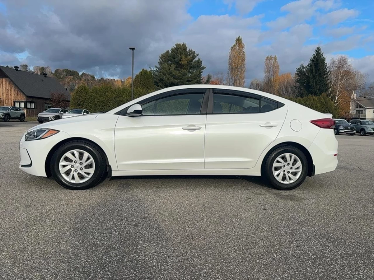 2017 Hyundai Elantra
                                                    4dr Sdn Man L Image principale