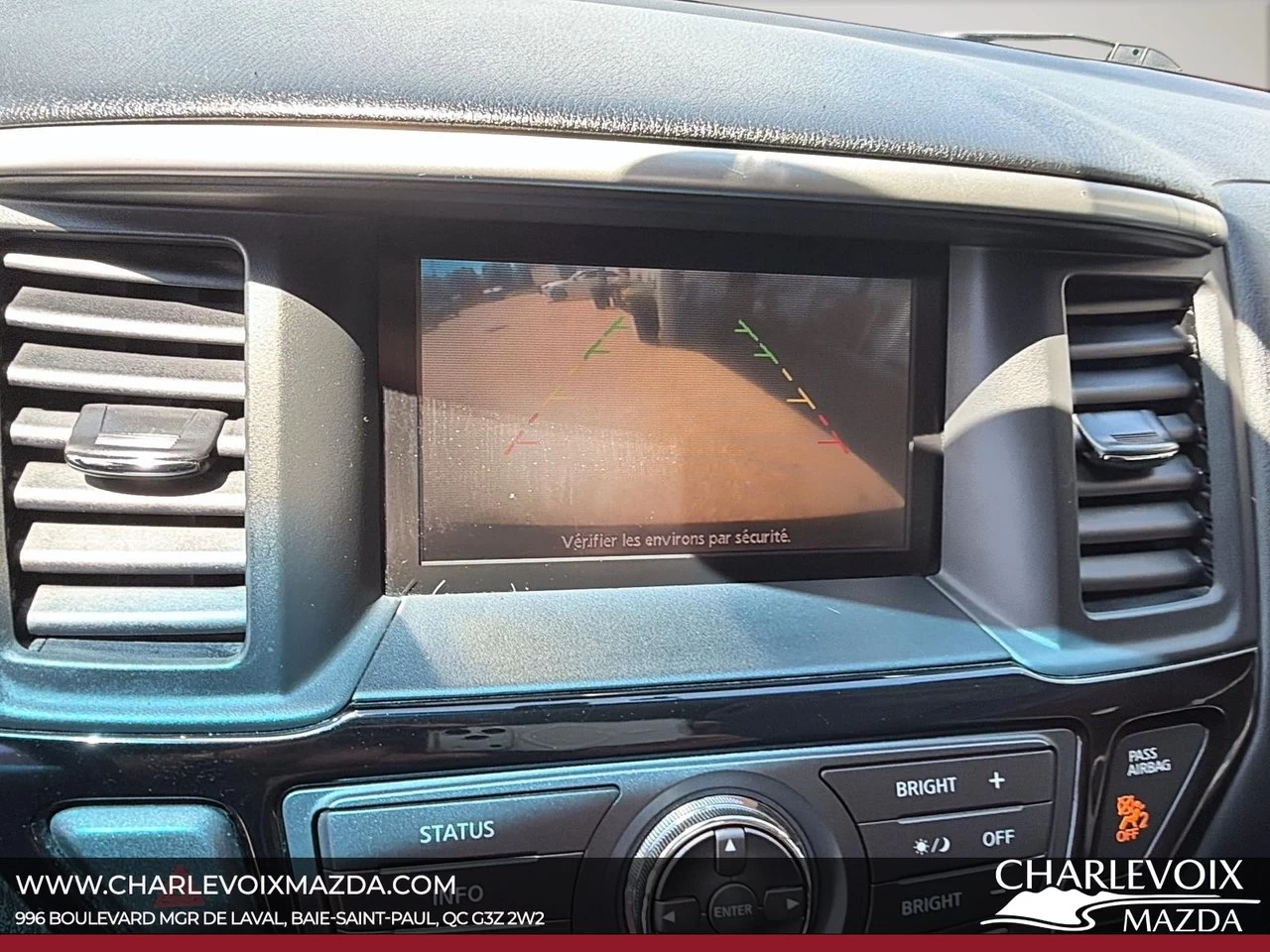 2016 Nissan Pathfinder SV Image principale
