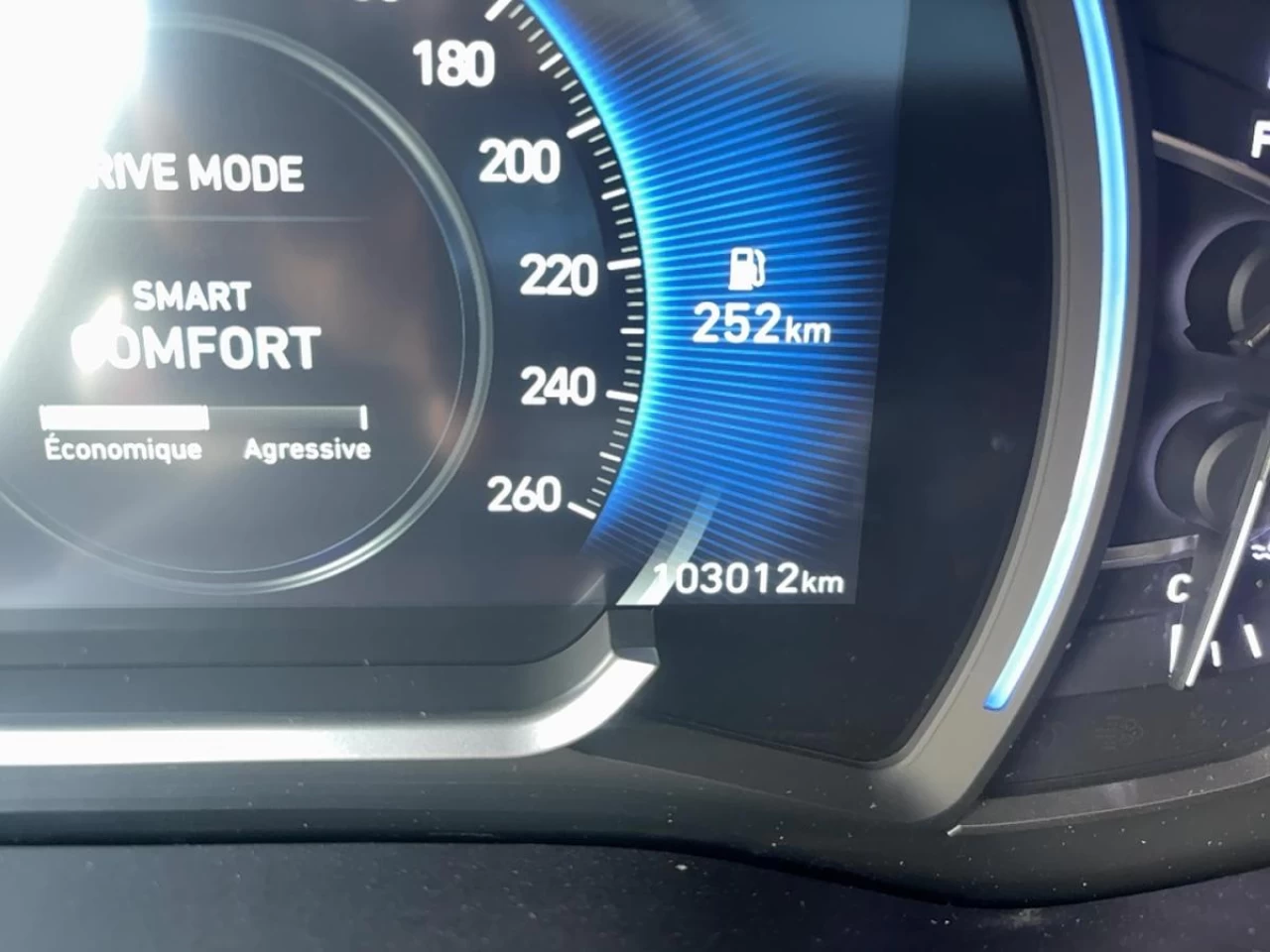 2020 Hyundai Santa Fe
                                                    2.0T Ultimate AWD Image principale