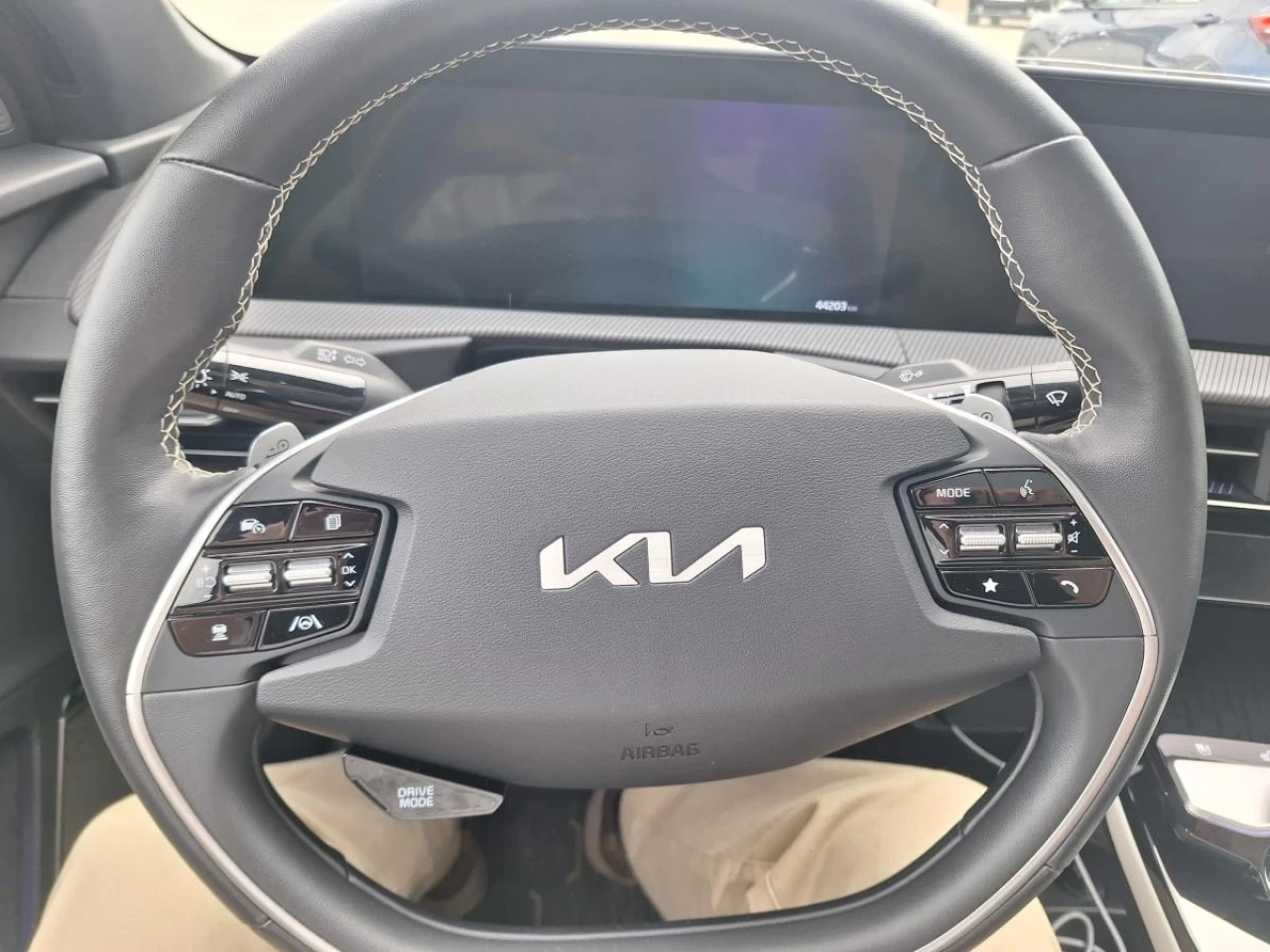 2024 Kia EV6 Land w/GT-Line Pkg 2 AWD Main Image