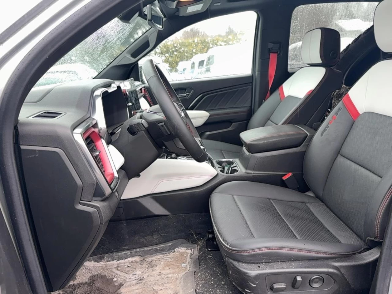 2025 GMC Canyon Crew Cab Short Box 4-Wheel Drive AT4 Main Image