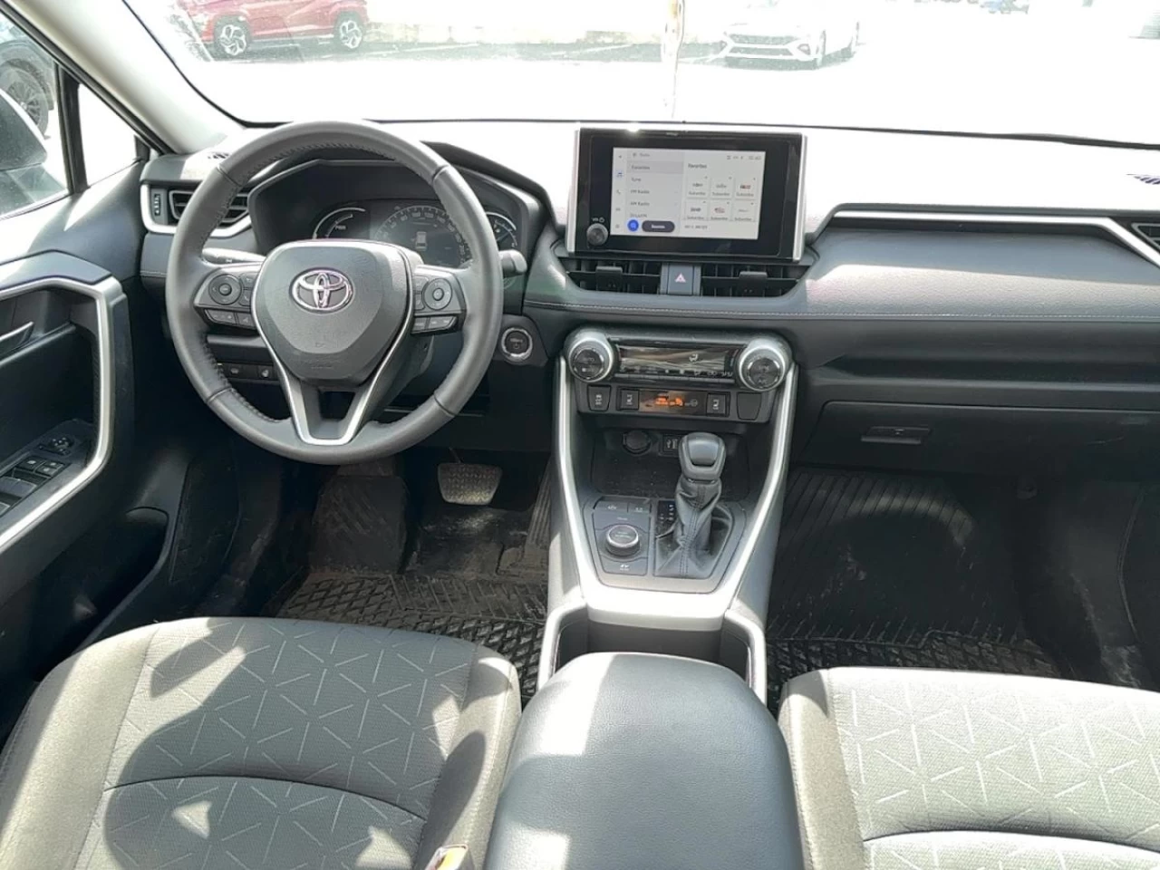 2023 Toyota RAV4 XLE AWD Image principale