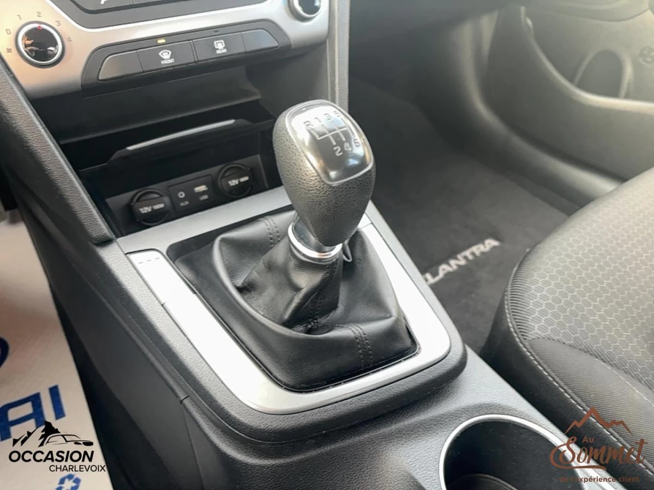 2017 Hyundai Elantra
                                                    4dr Sdn Man L Image principale