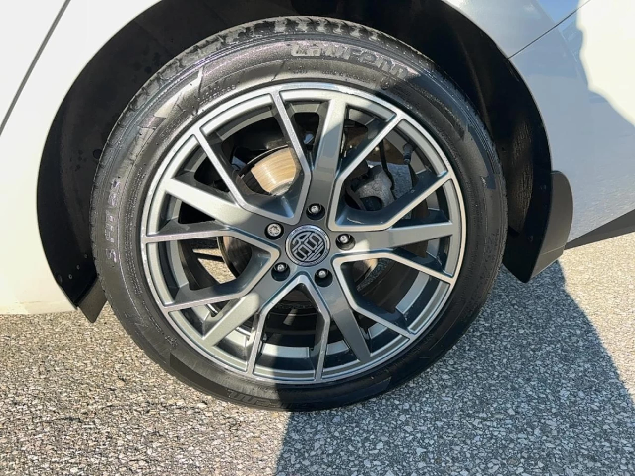 2022 Hyundai Elantra Preferred IVT Main Image