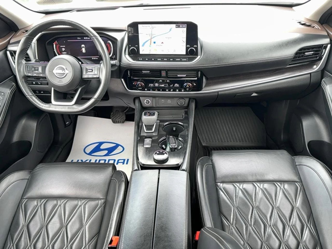 2023 Nissan Rogue
                                                    AWD Platinum Image principale
