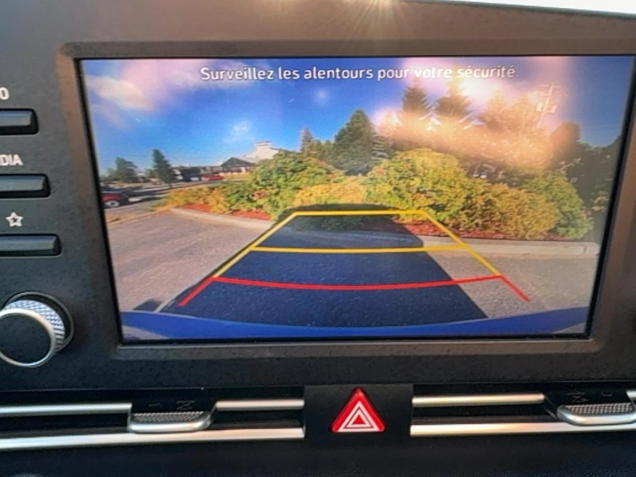2022 Hyundai Elantra Preferred IVT Main Image