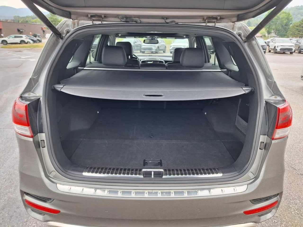 2017 Kia Sorento AWD 4dr SX Turbo Main Image