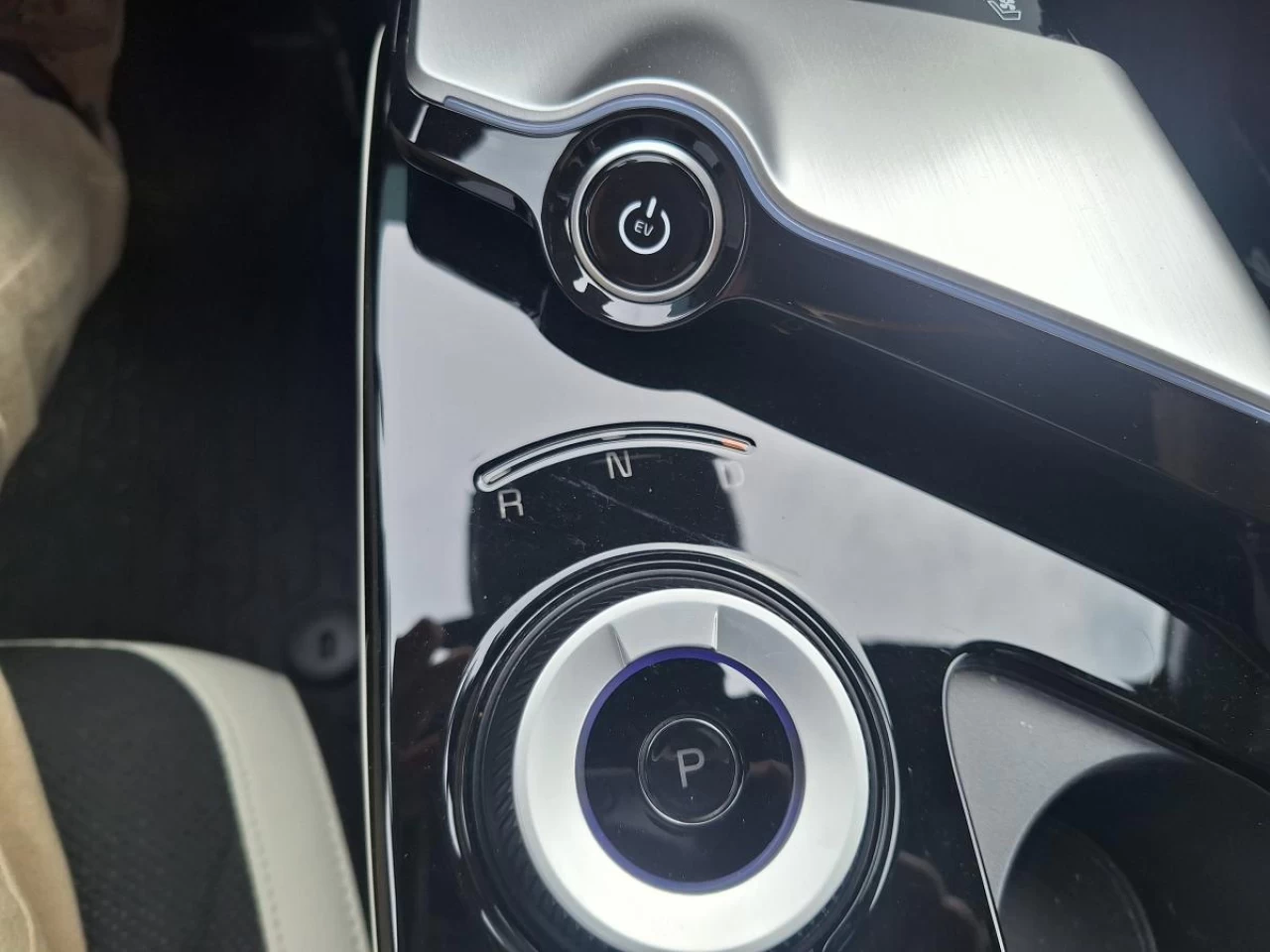 2024 Kia EV6 Land w/GT-Line Pkg 2 AWD Main Image