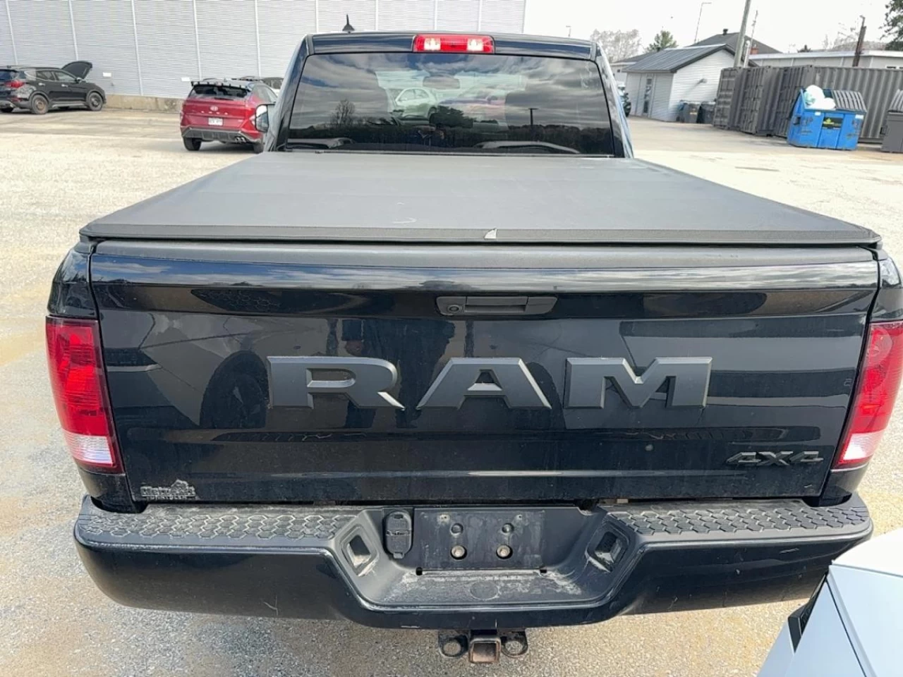 2021 RAM 1500 Classic Express 4x4 Quad Cab 6'4" Box Image principale