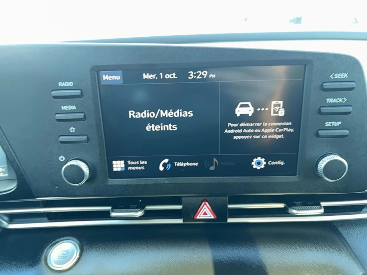 2022 Hyundai Elantra Preferred IVT Main Image