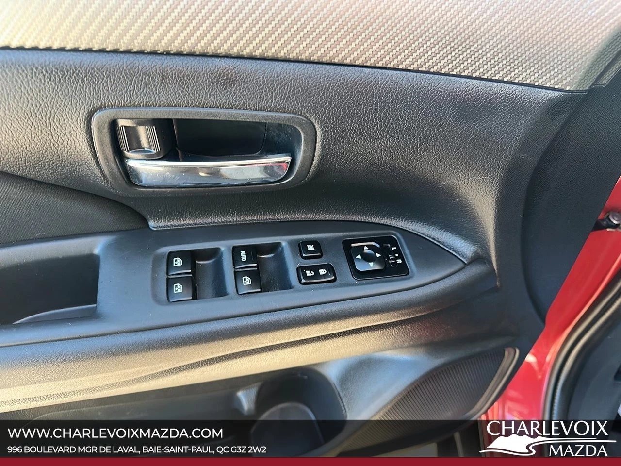 2016 Mitsubishi Outlander SE Image principale