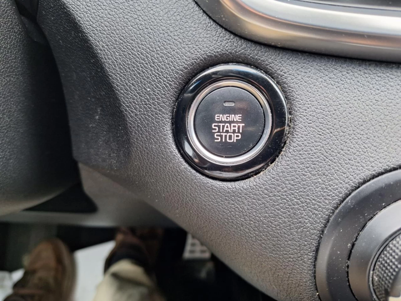 2017 Kia Sorento AWD 4dr SX Turbo Main Image