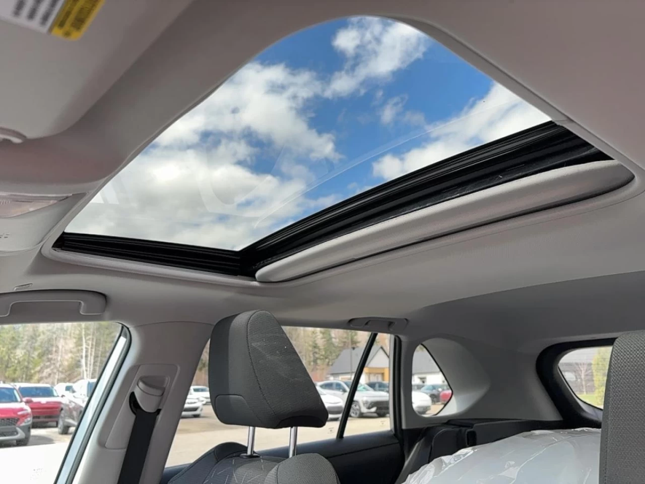 2023 Toyota RAV4 XLE AWD Image principale