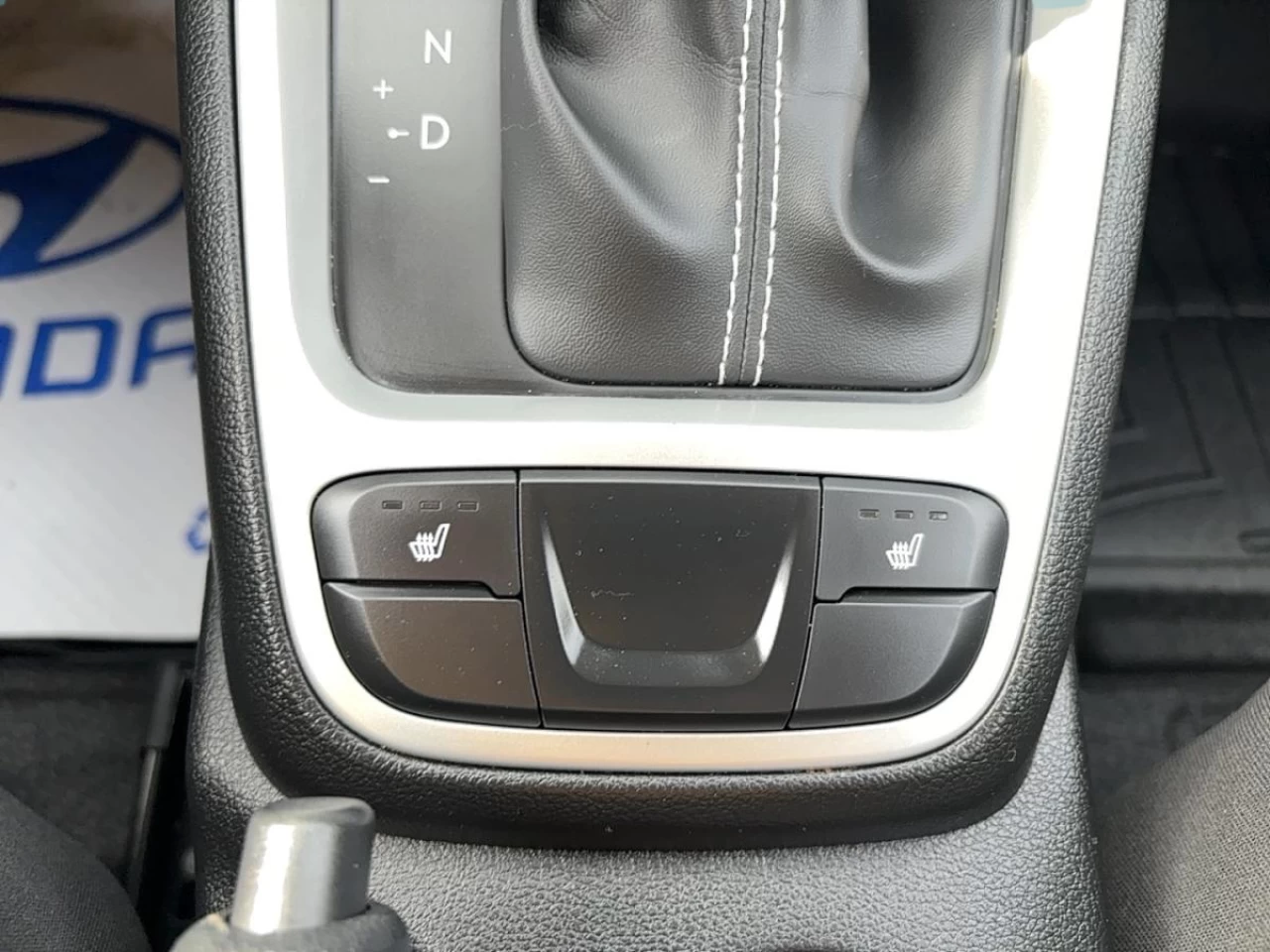 2023 Hyundai Venue
                                                    Essential IVT Image principale