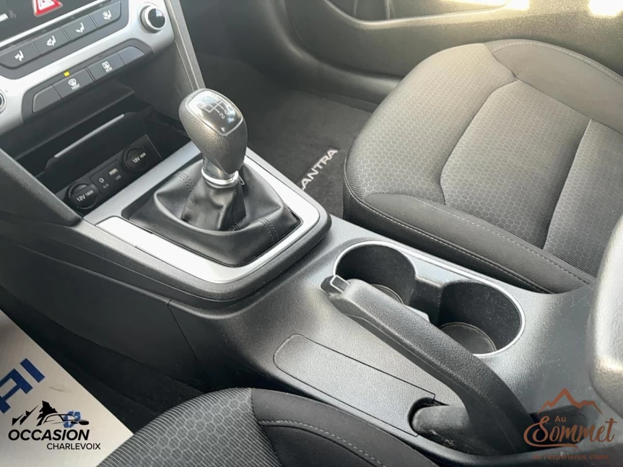 2017 Hyundai Elantra
                                                    4dr Sdn Man L Image principale