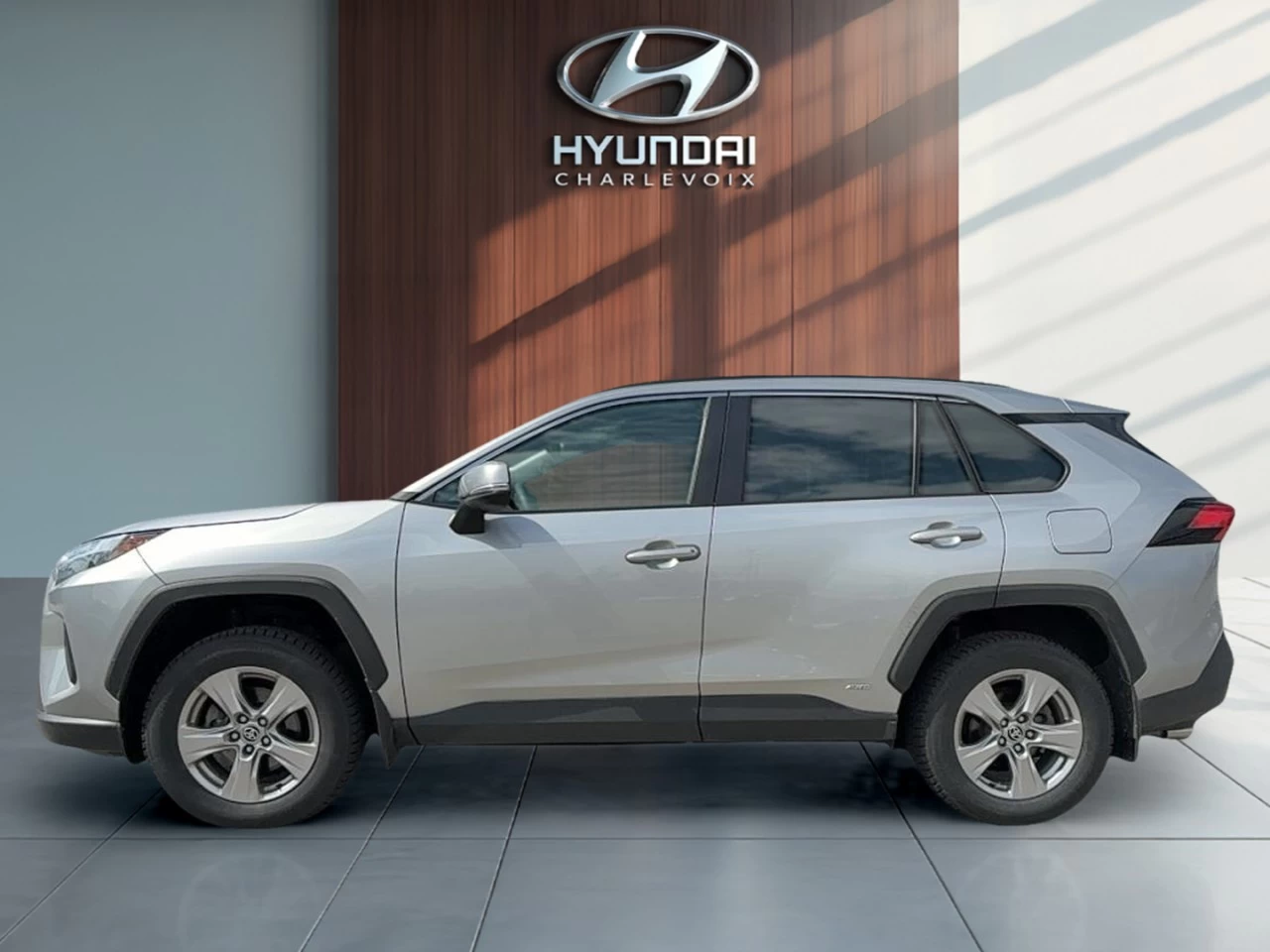 2023 Toyota RAV4 XLE AWD Image principale