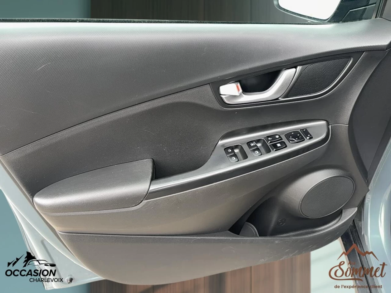 2022 Hyundai Kona
                                                    Preferred FWD w/Two-Tone Roof Image principale