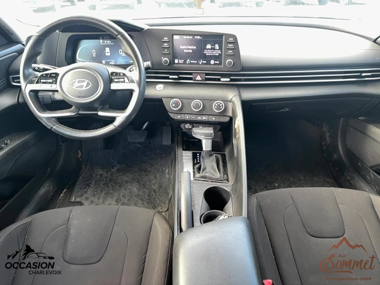 2024 Hyundai Elantra Preferred IVT Main Image
