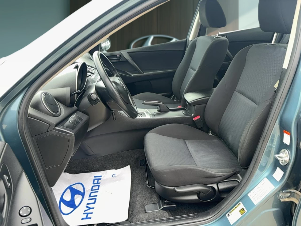 2011 Mazda Mazda3
                                                    4dr Sdn Auto GS Image principale