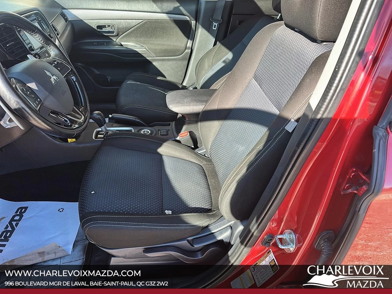 2016 Mitsubishi Outlander SE Image principale