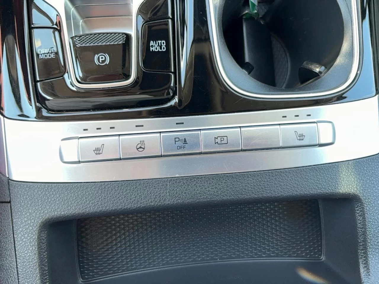 2024 Kia Carnival LX FWD Main Image