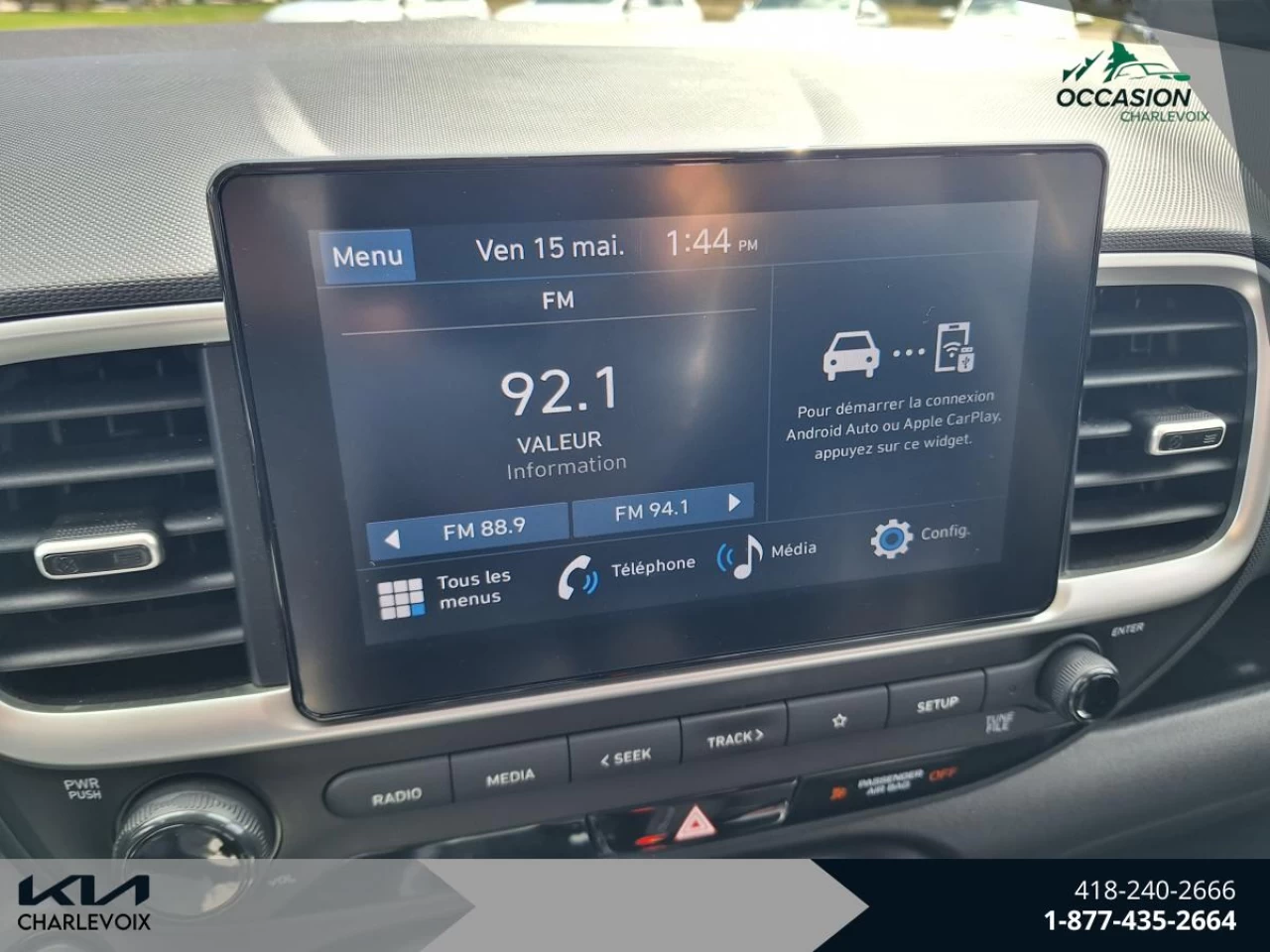 2023 Hyundai Venue Preferred IVT w/Two-Tone Main Image