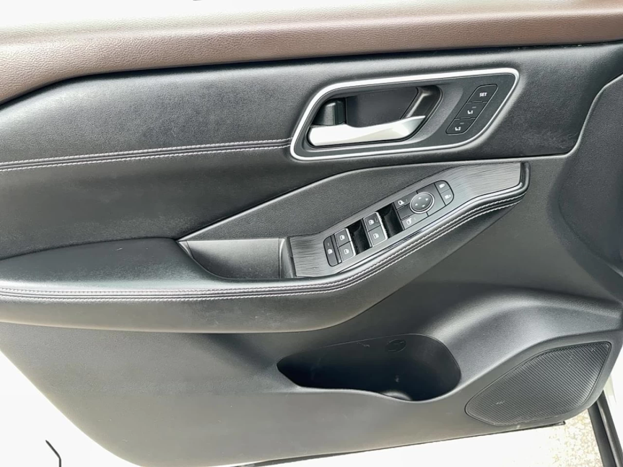 2023 Nissan Rogue
                                                    AWD Platinum Main Image
