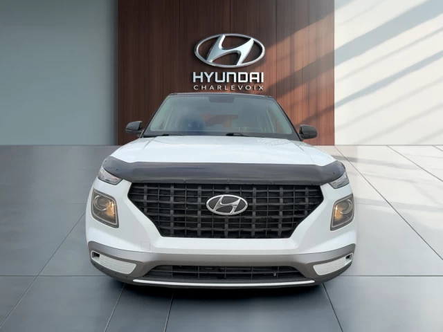 Hyundai Venue Essential IVT w/Two-Tone 2022