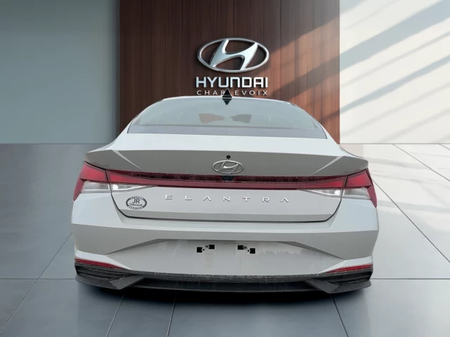 Hyundai Elantra Essential IVT 2023