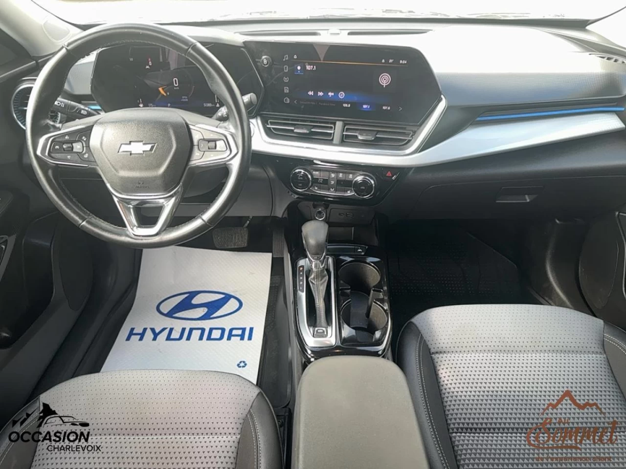 2024 Chevrolet Trax
                                                    FWD 4dr LT Image principale