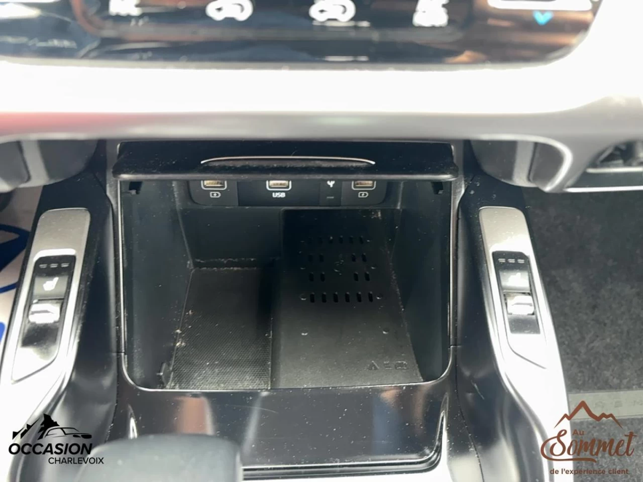 2023 Kia Sorento
                                                    EX AWD Image principale