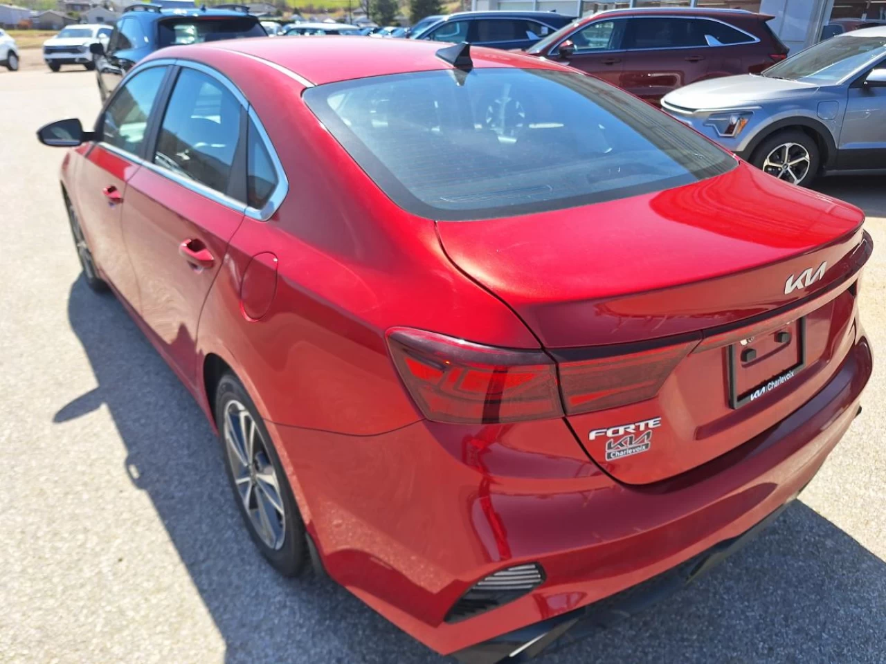 2024 Kia Forte EX HEATED STEERING*CARPLAY*MAGS* Image principale