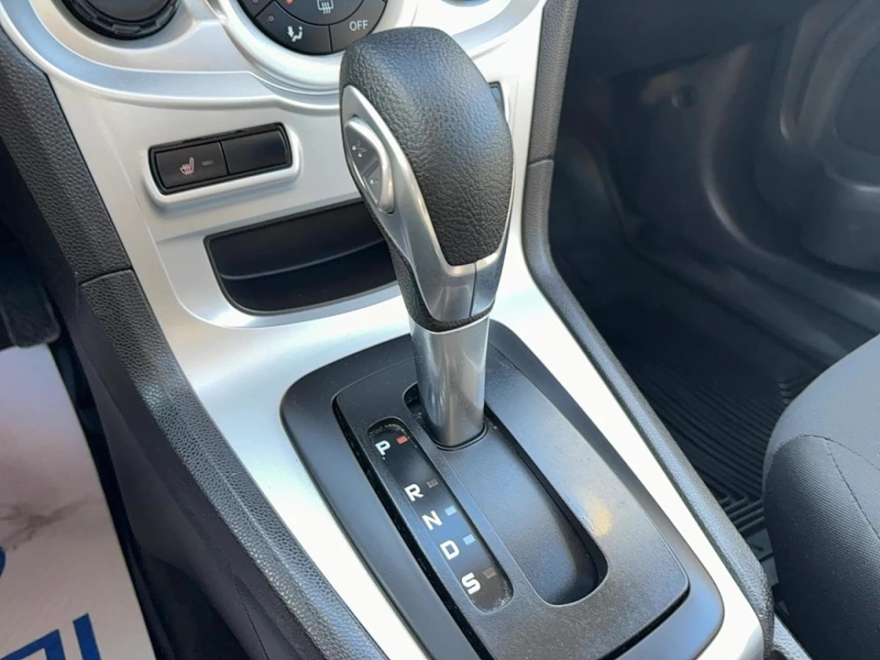 2015 Ford Fiesta
                                                    5dr HB SE Image principale