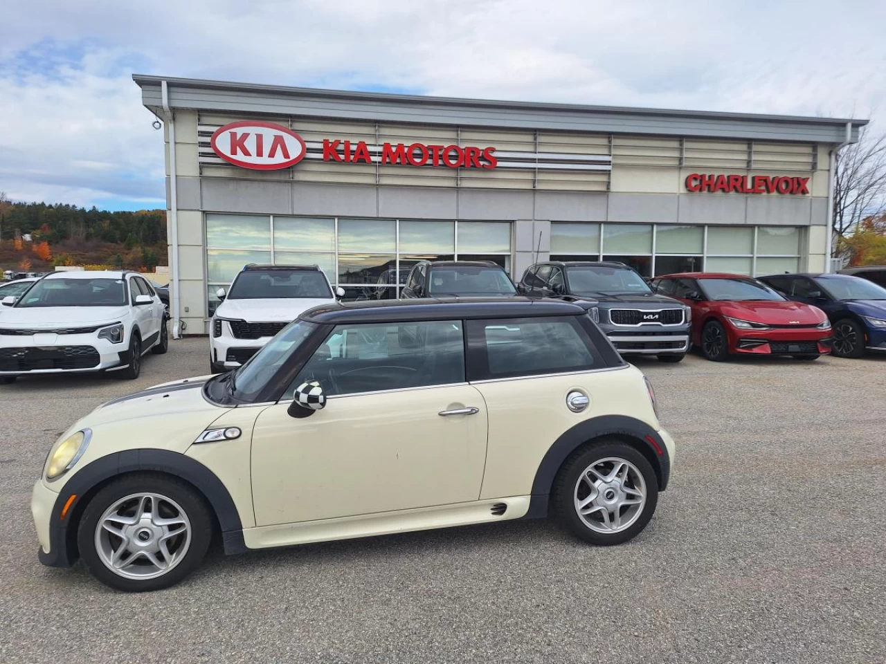 2008 MINI Cooper S 3 Door 2dr Cpe S Image principale