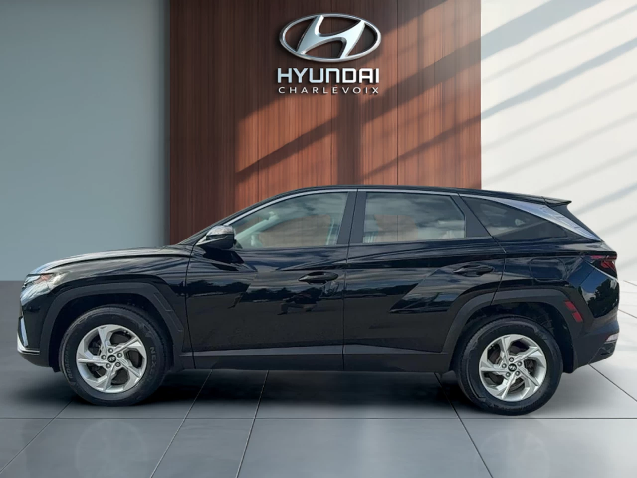 2022 Hyundai Tucson Essential AWD Main Image