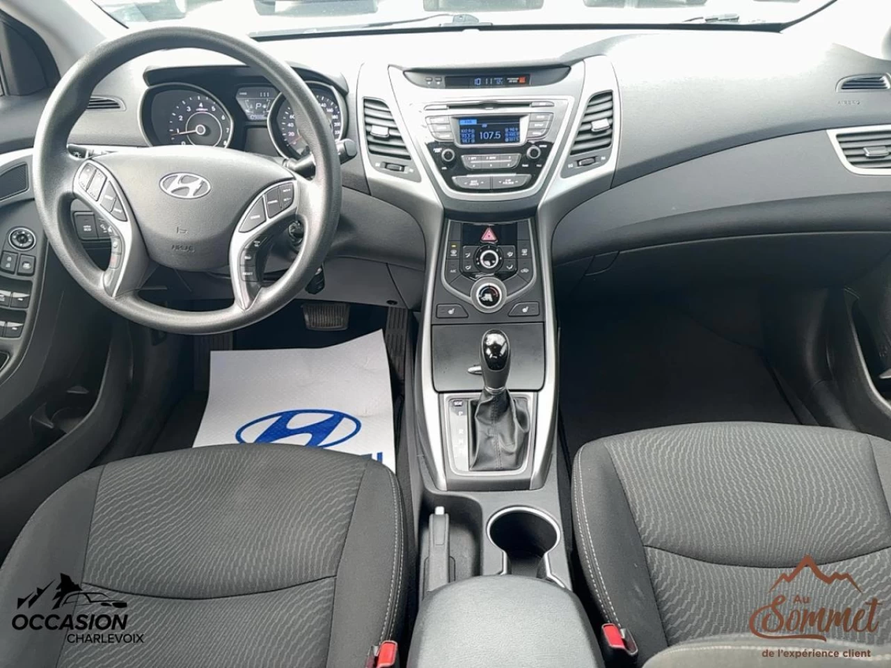 2015 Hyundai Elantra
                                                    4dr Sdn Auto GL Main Image