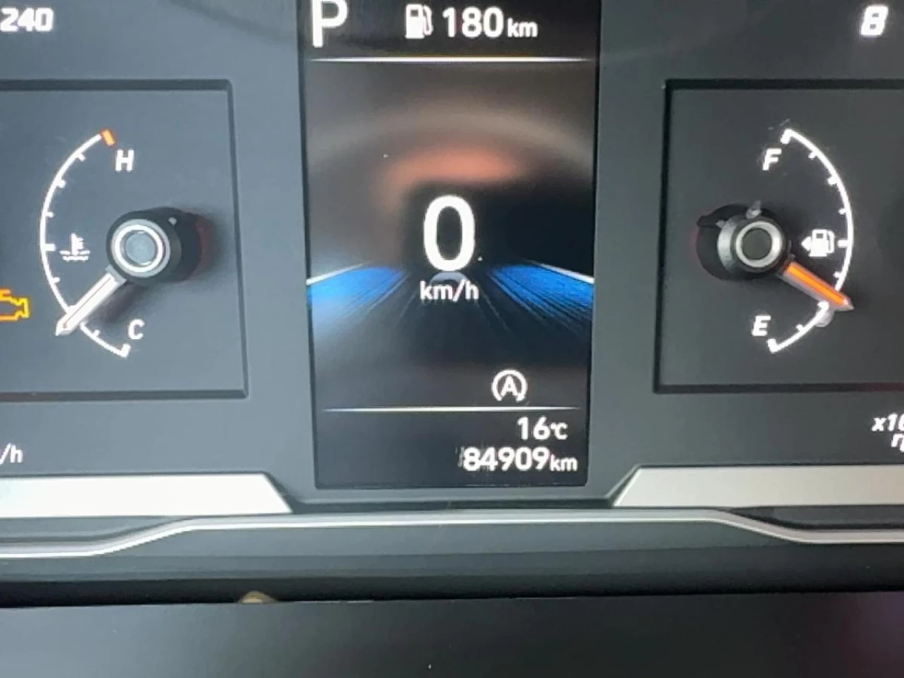 2022 Hyundai Tucson Essential AWD Main Image
