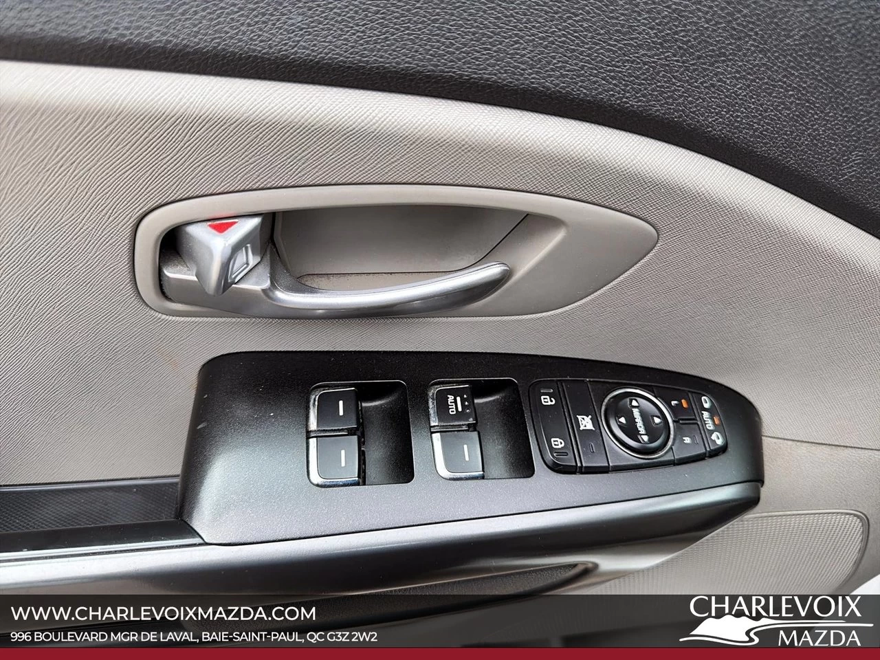 2018 Kia Sedona LX Image principale