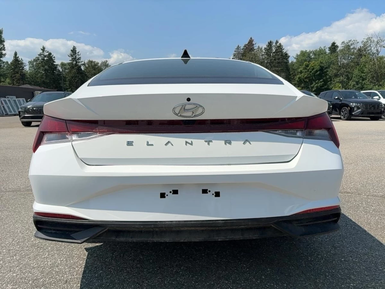 2023 Hyundai Elantra Preferred IVT Image principale
