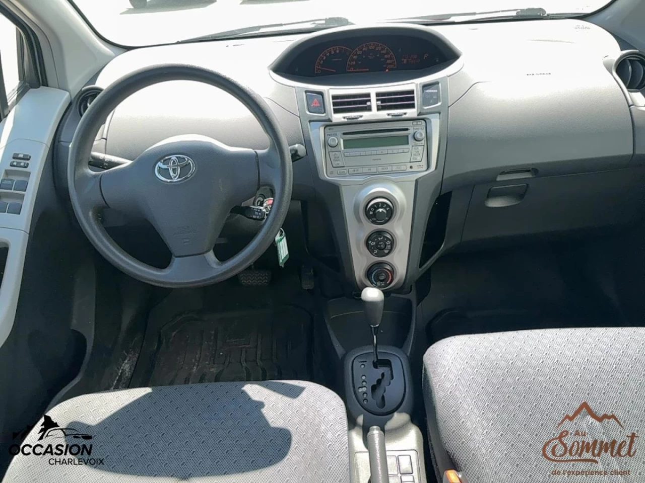 2011 Toyota Yaris 5dr HB Auto LE Main Image