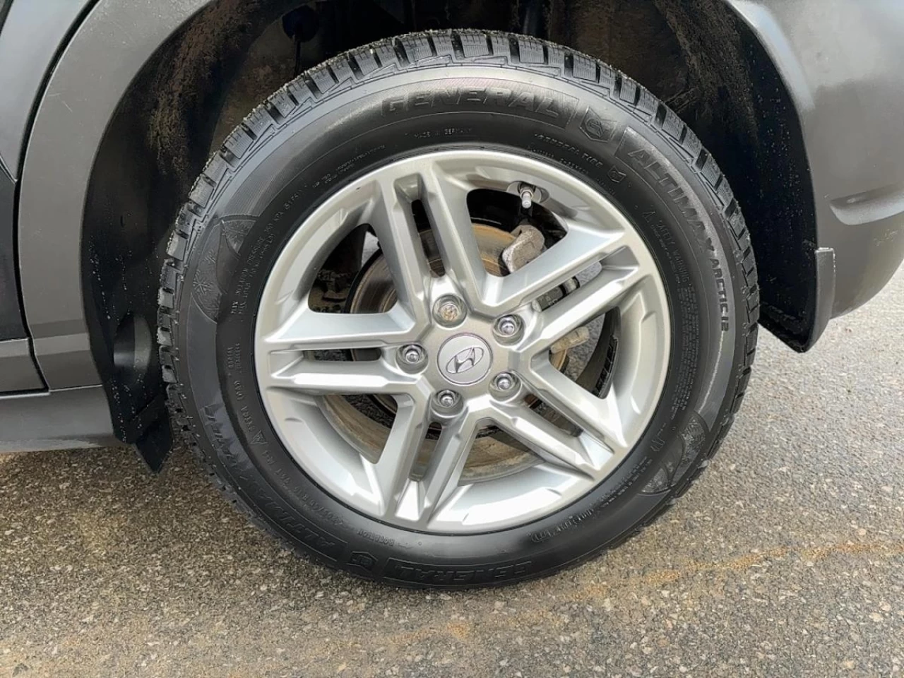 2023 Hyundai Kona
                                                    2.0L Essential FWD Image principale