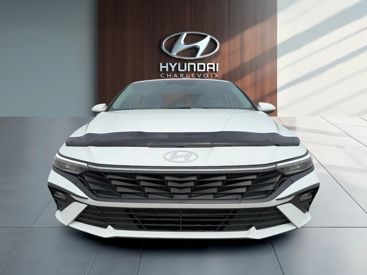 2024 Hyundai Elantra Preferred IVT Main Image