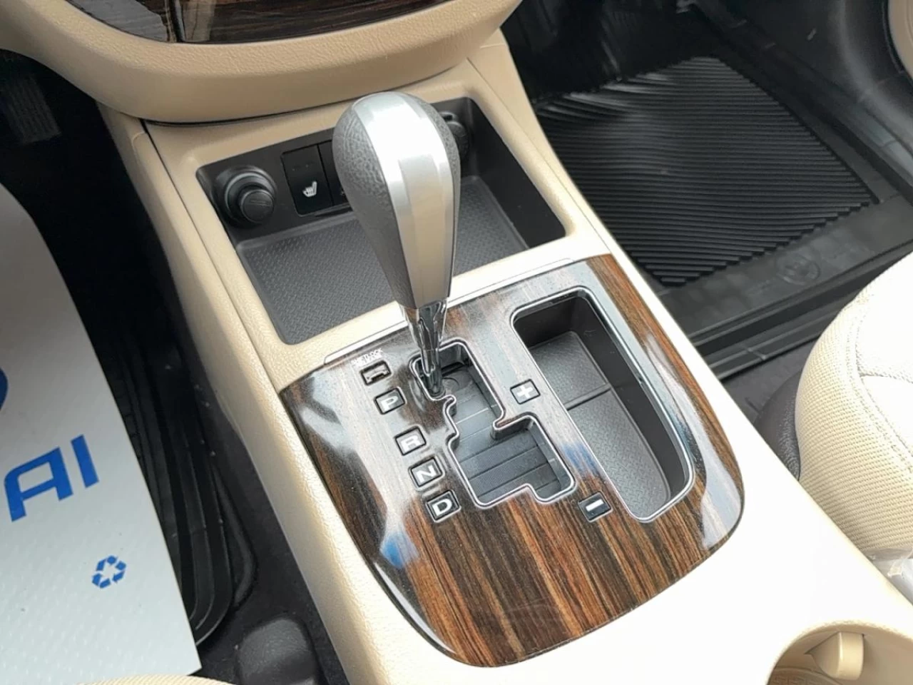 2012 Hyundai Santa Fe
                                                    AWD 4dr V6 Auto GL Image principale