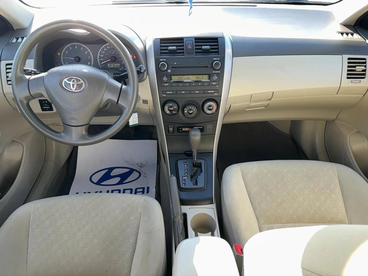 2010 Toyota Corolla
                                                    4dr Sdn Auto CE Image principale