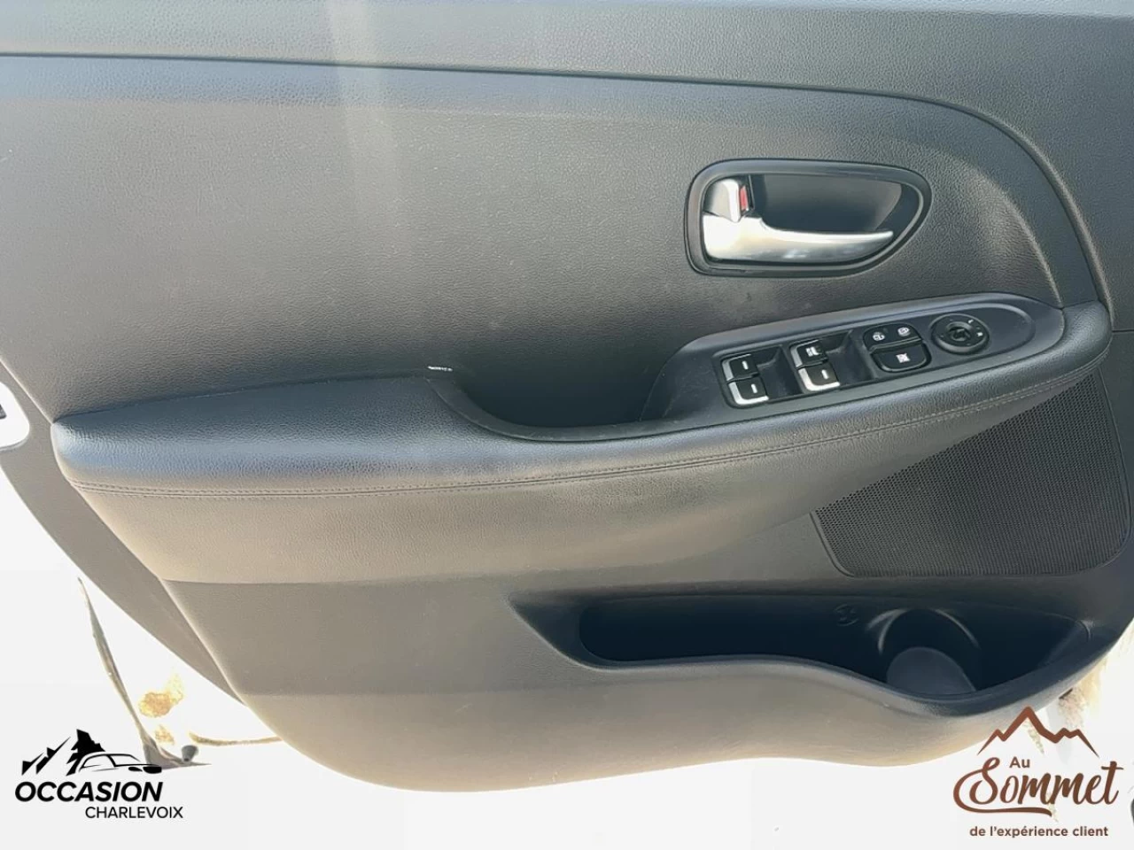 2016 Kia Rondo
                                                    4dr Wgn Auto EX Main Image