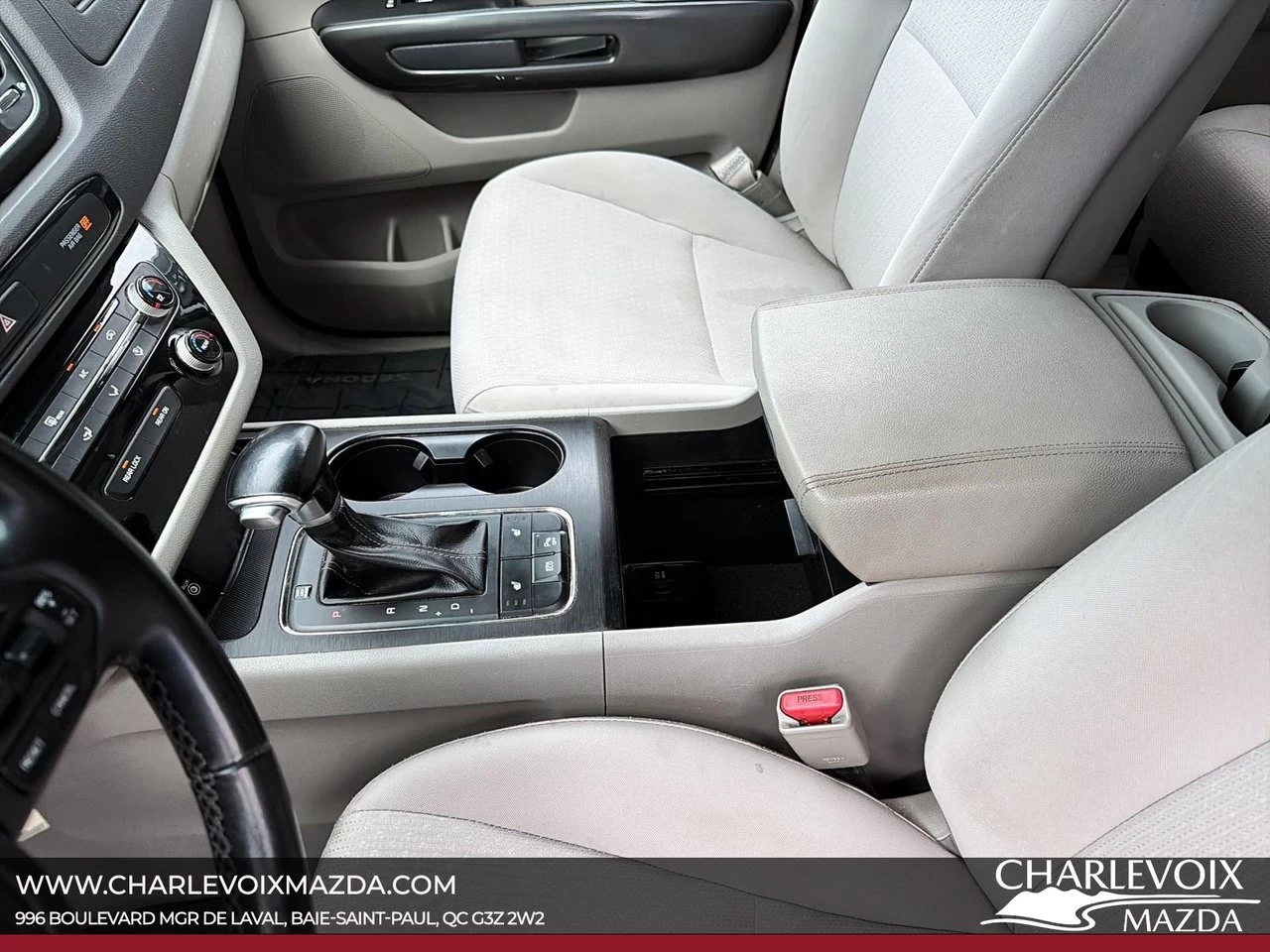 2018 Kia Sedona LX Image principale