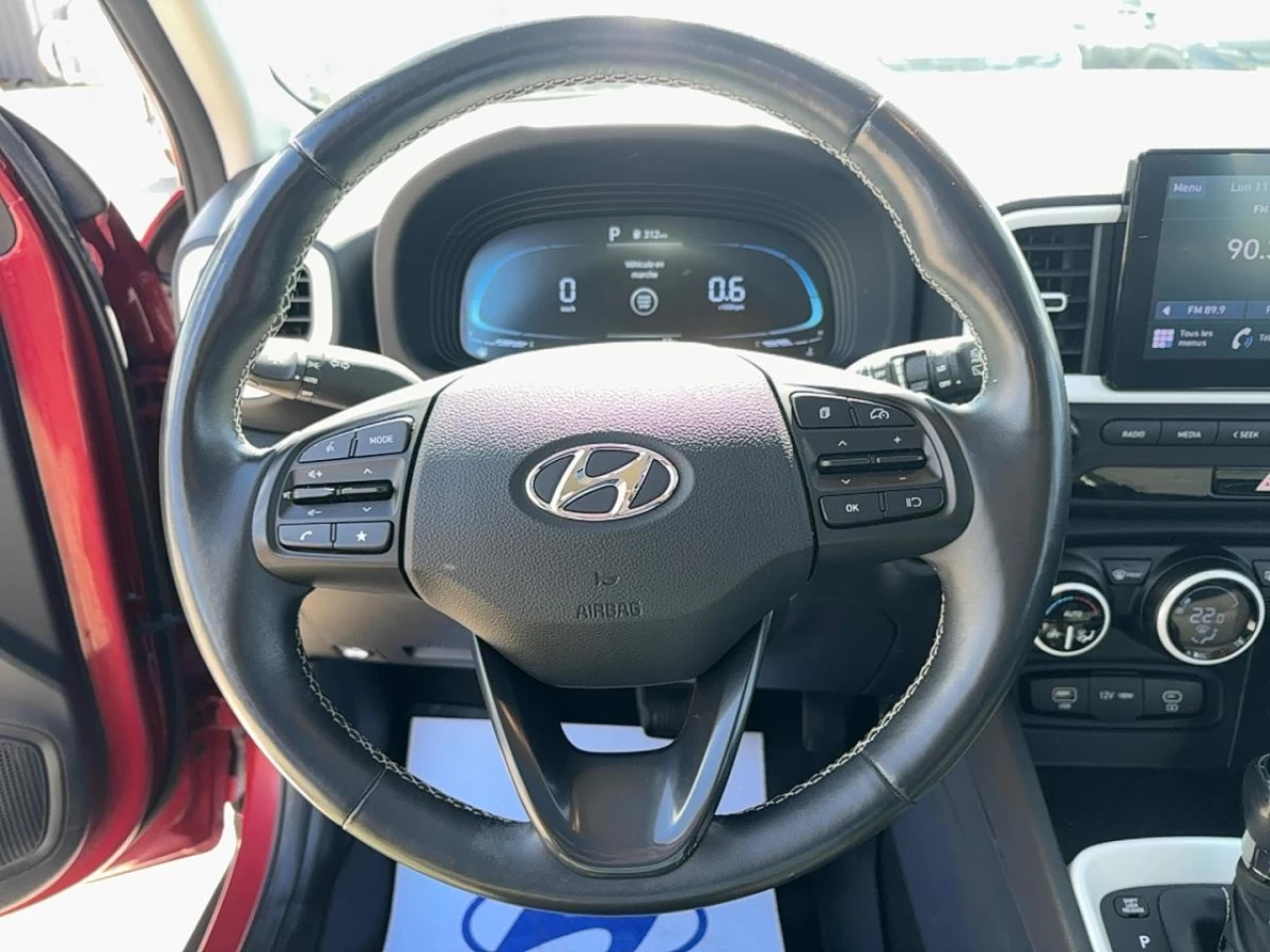 2023 Hyundai Venue
                                                    Ultimate IVT w/Black Interior Image principale