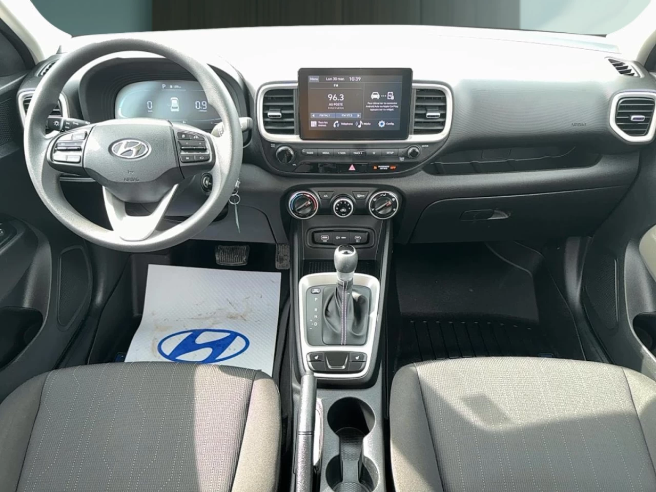 2023 Hyundai Venue
                                                    Essential IVT Main Image